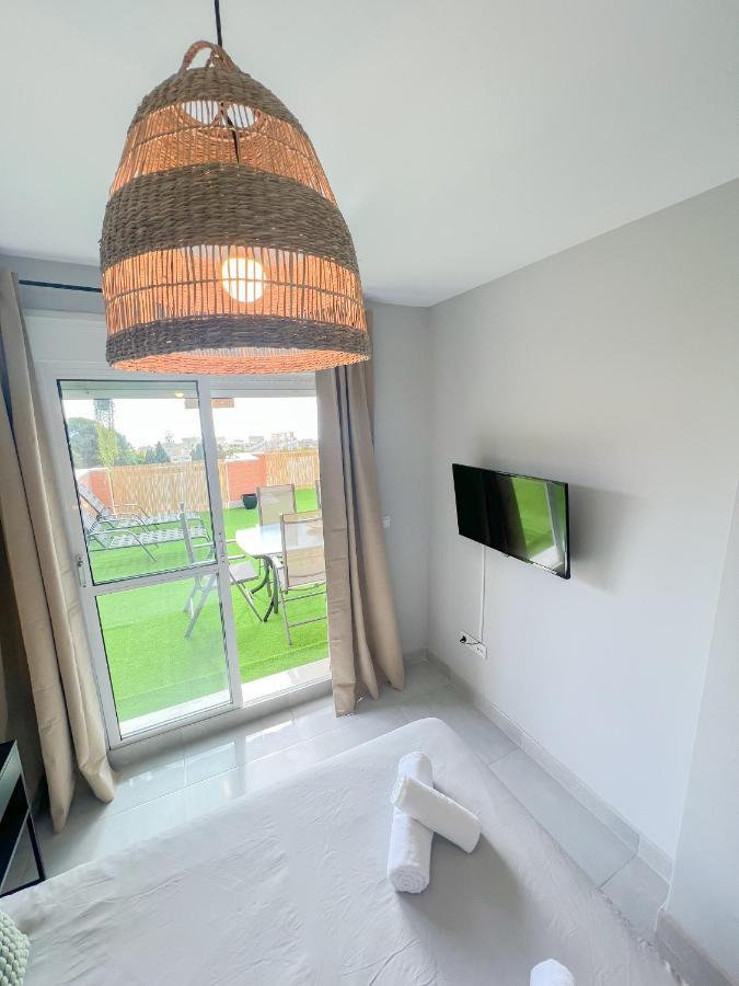 Cozy Apartment With Large Terrace Torremolinos Eksteriør billede
