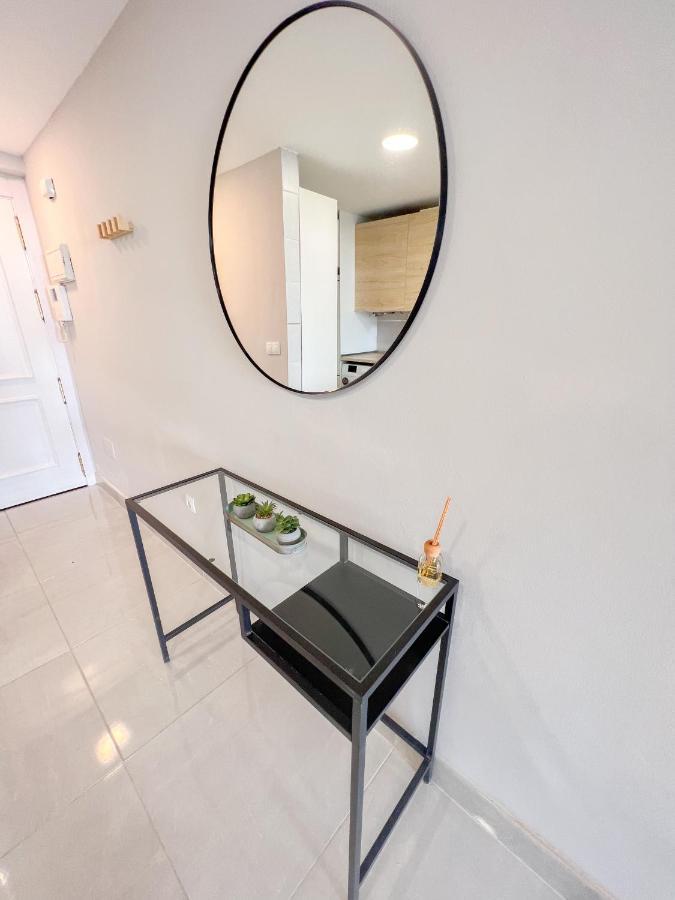 Cozy Apartment With Large Terrace Torremolinos Eksteriør billede