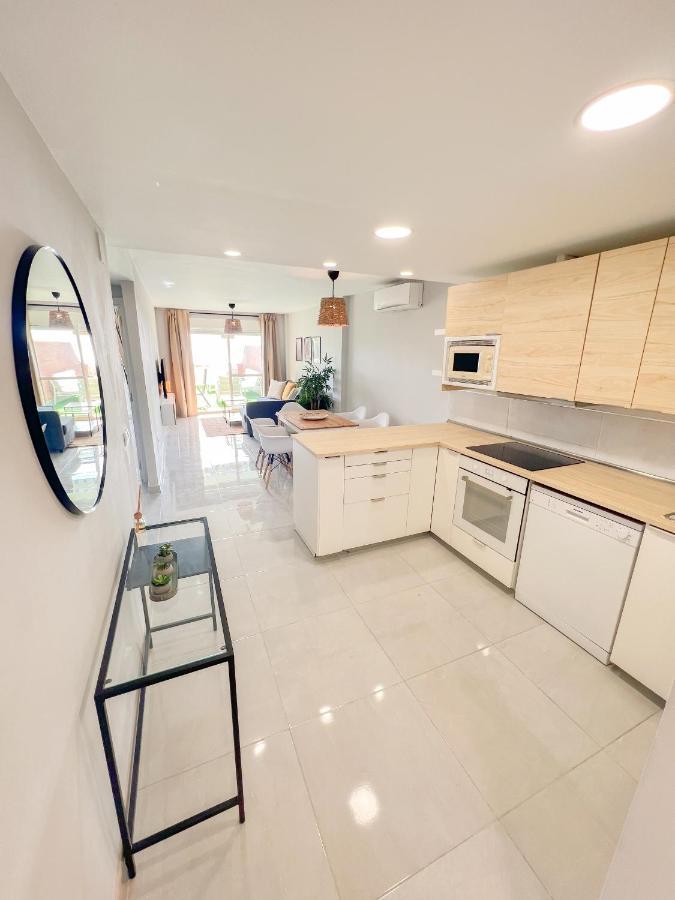 Cozy Apartment With Large Terrace Torremolinos Eksteriør billede