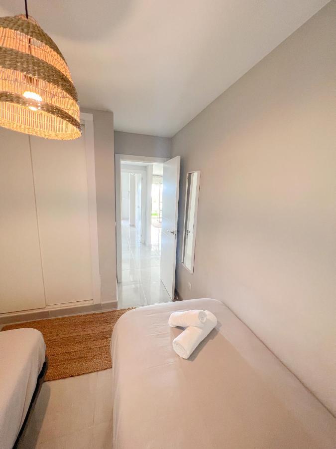 Cozy Apartment With Large Terrace Torremolinos Eksteriør billede
